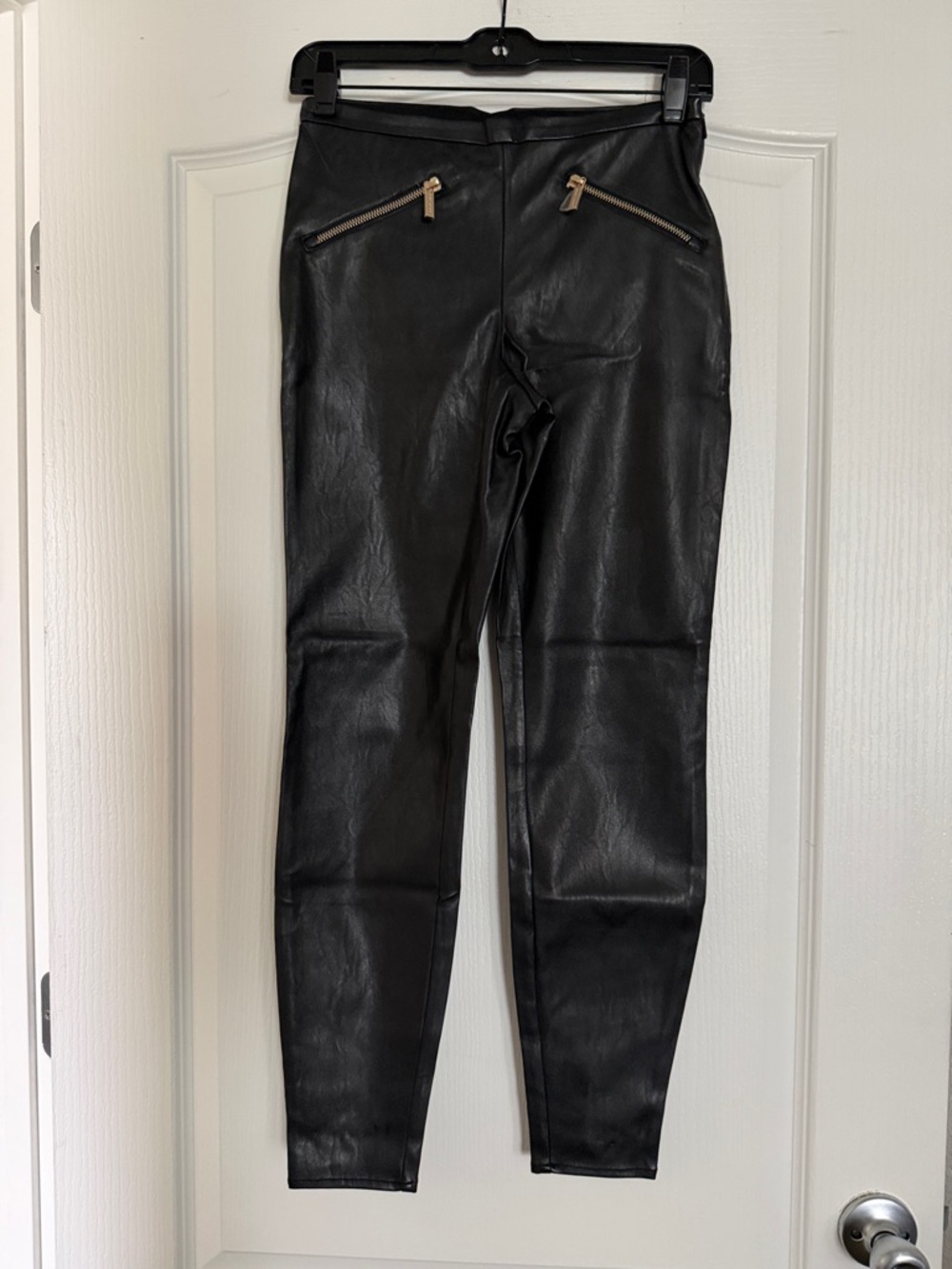 Women’s Armani Exchange Black Faux Leather Cropped Pants with Gold Zippers Sz 0.